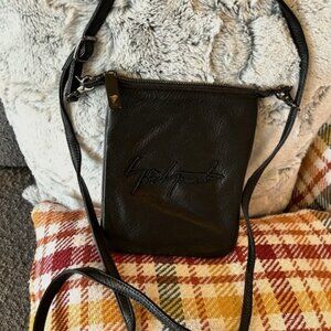 Yohji Yamamoto UNISEX Black Logo-embroidered Leather Shoulder Bag/Pouch Sacoche